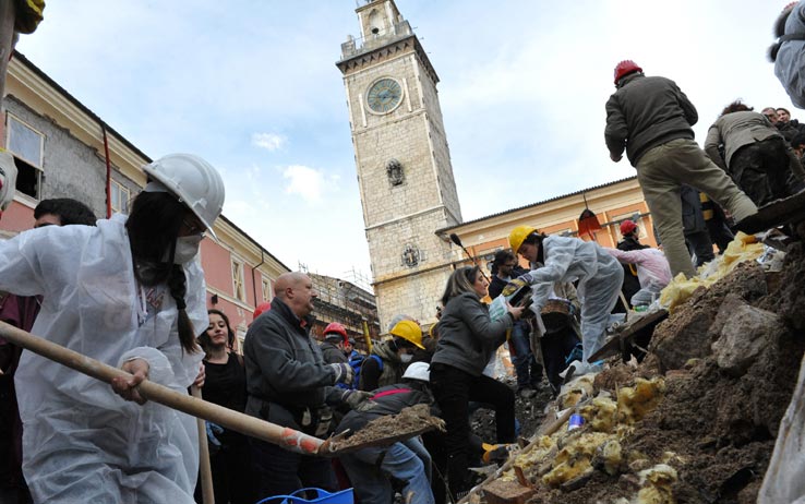 piazza-palazzo-carriole
