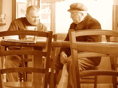 anziani_al_bar_390x292