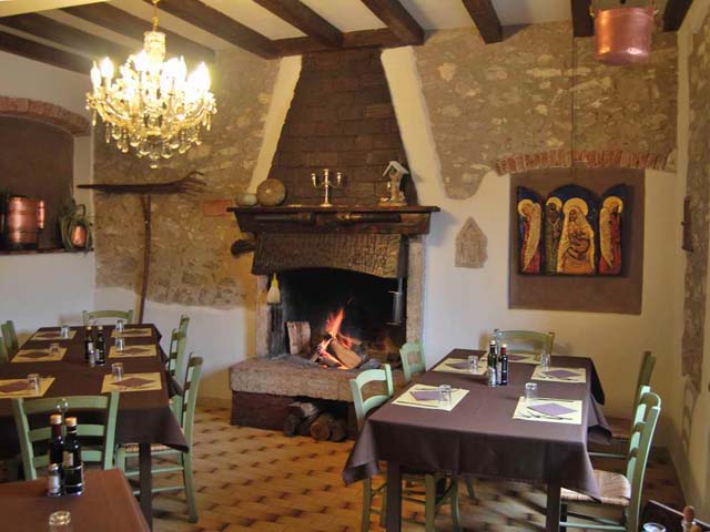 antica-trattoria-al-capitel_camino1