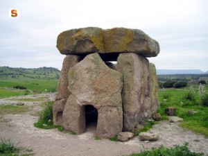 Mores - Dolmen Sa Coveccada